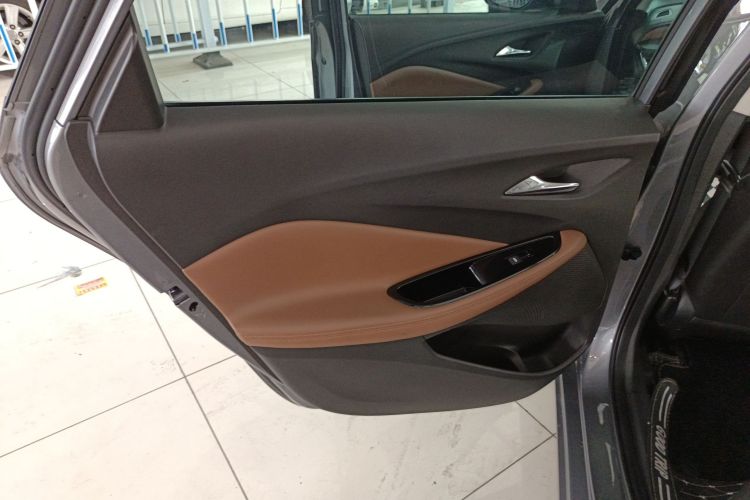 别克 威朗 2022款 Pro 533T 乐享版中控内饰7008