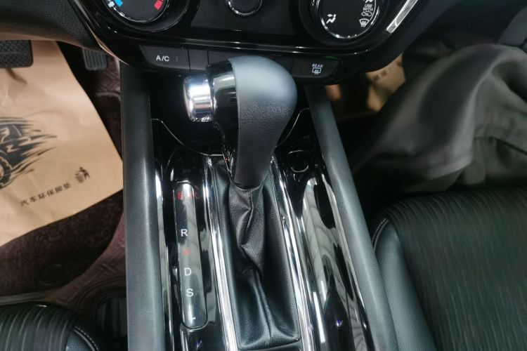 本田 缤智 2019款 1.5L CVT先锋版 国VI中控内饰18