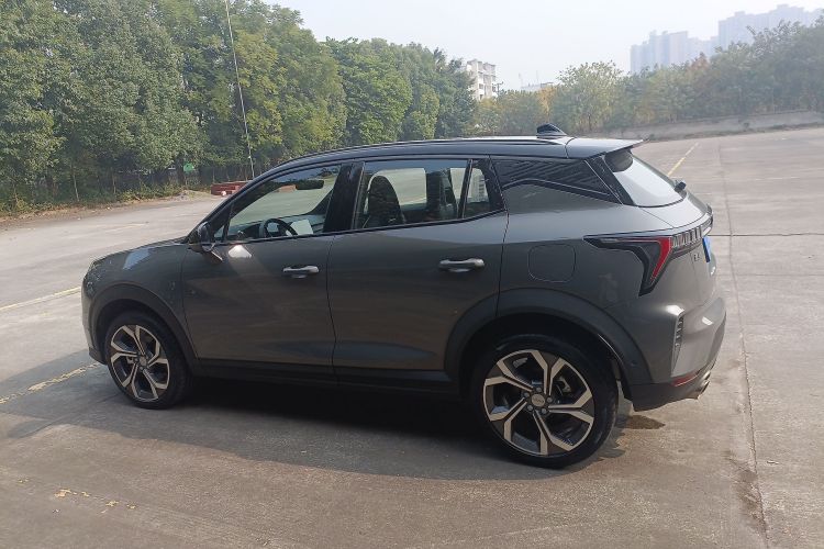 领克06 2023款 Remix 1.5T 劲Halo车身外观4