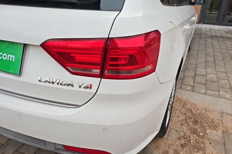 大众 朗行 2013款 1.4TSI 手动豪华型车身外观9