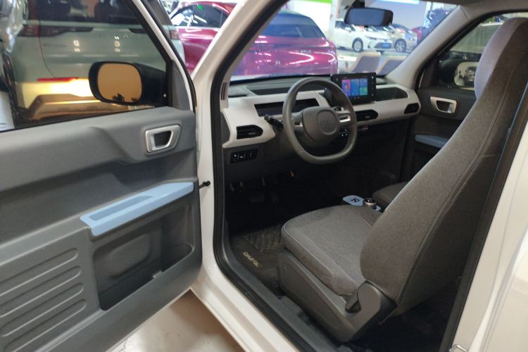 吉利银河 2024款 熊猫mini 200km 耐力熊中控内饰20