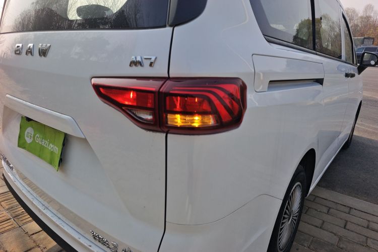 BAW北汽制造 锐胜王牌M7 2023款 1.6L 标轴创富型 7座车身外观9