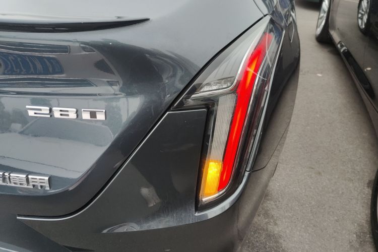 凯迪拉克CT4 2021款 28T 风尚型车身外观9