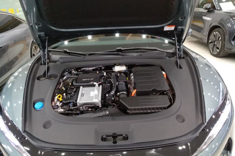 比亚迪 汉L 2025款 DM-p 四驱激光雷达旗舰型局部细节24