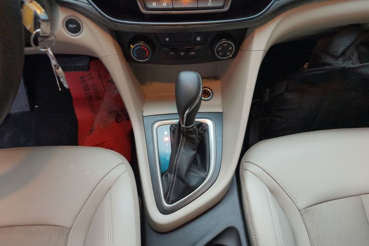 别克 英朗 2017款 15N 自动精英型中控内饰18