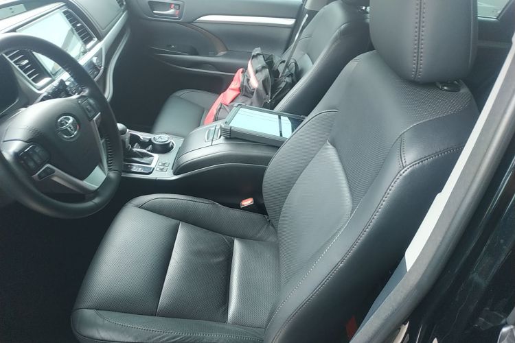 丰田 汉兰达 2017款 2.0T 四驱豪华版 7座局部细节19