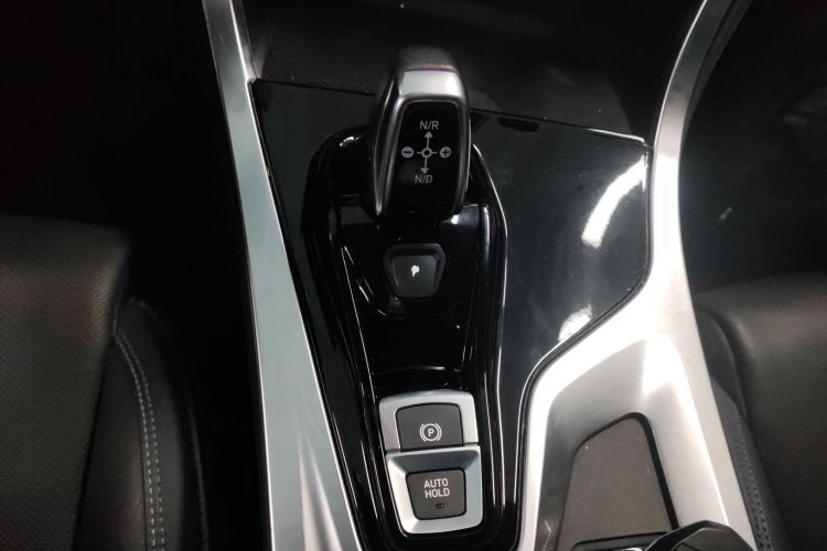 领克01 2019款 2.0T 两驱耀Pro版 国VI中控内饰18