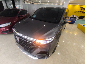 荣威iMAX8 2022款 400TGI 尊荣版