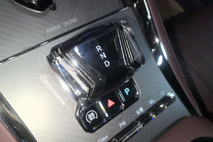 腾势Z9GT 2024款 1100四驱Pro版中控内饰18