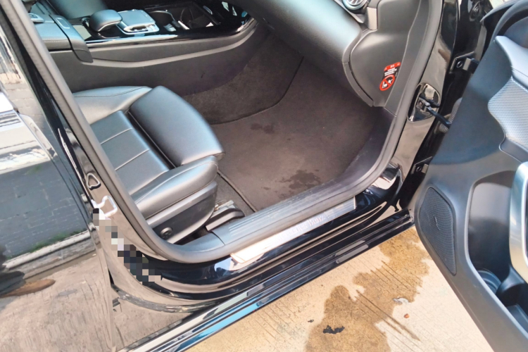 奔驰A级 2020款 A 200 L局部细节9005