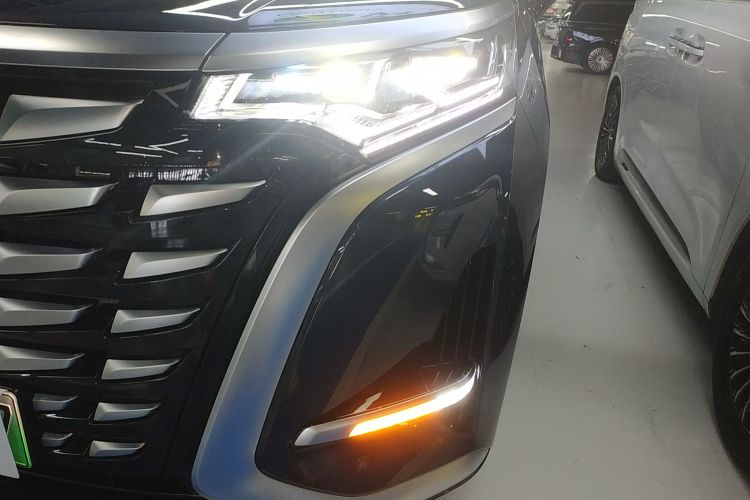 腾势D9 2022款 DM-i 970 四驱尊荣型局部细节36