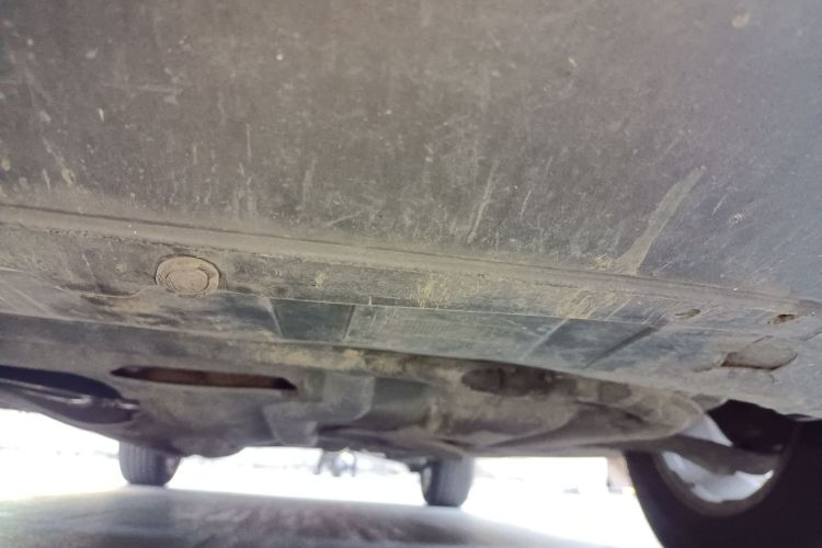 日产 奇骏 2014款 2.5L CVT豪华版 4WD局部细节9008