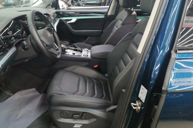 大众 途锐 2021款 3.0TSI 锐享版 曜黑运动套装局部细节19