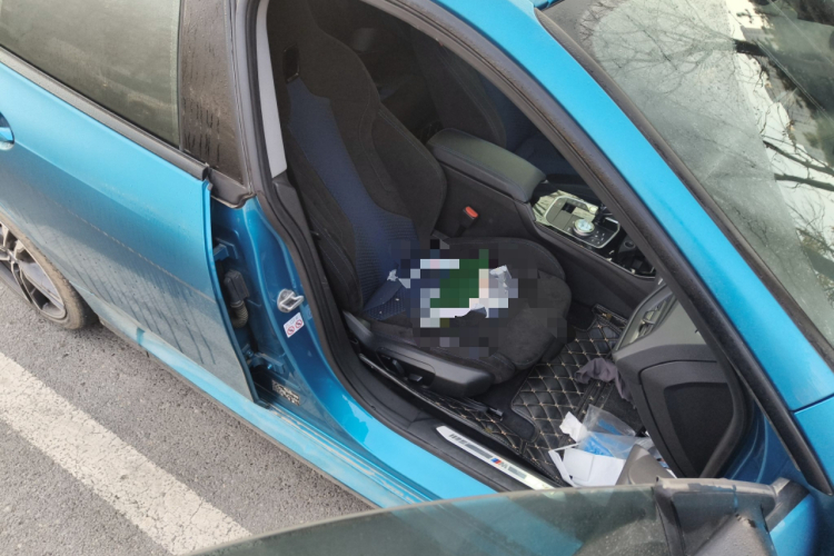 宝马2系(进口) 2021款 225i 四门轿跑车 M运动曜夜套装局部细节9005