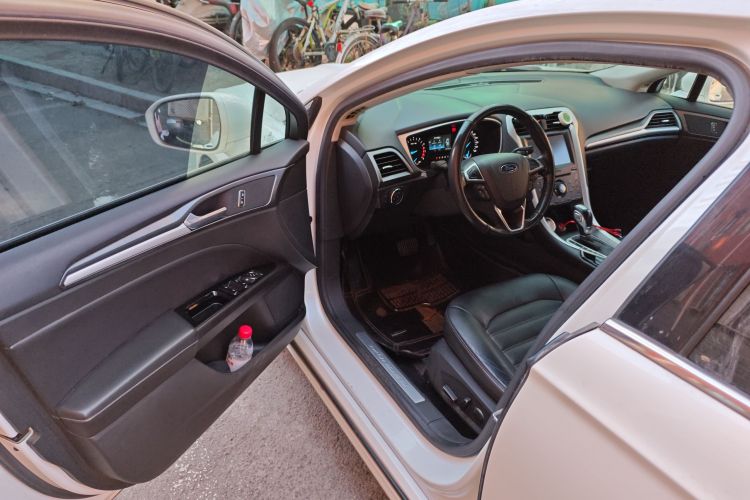 福特 蒙迪欧 2013款 1.5L GTDi180时尚型中控内饰20