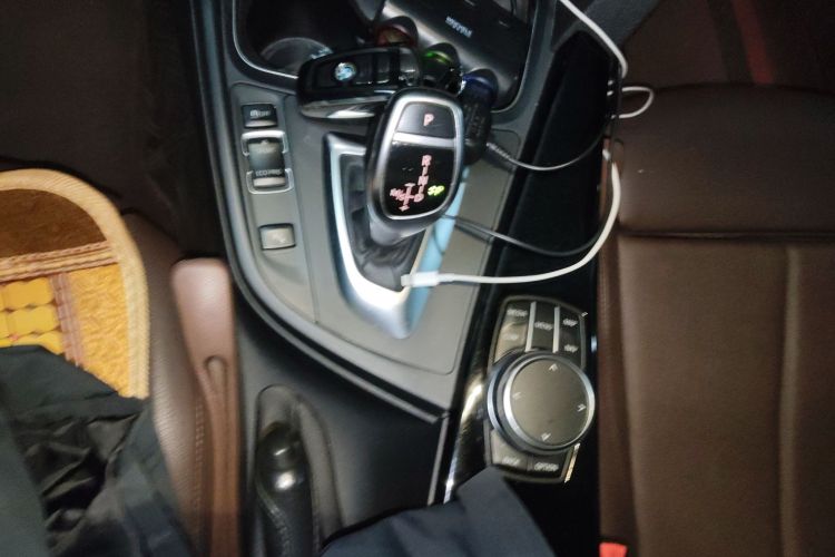 宝马3系 2018款 320Li 领先型M运动套装中控内饰18