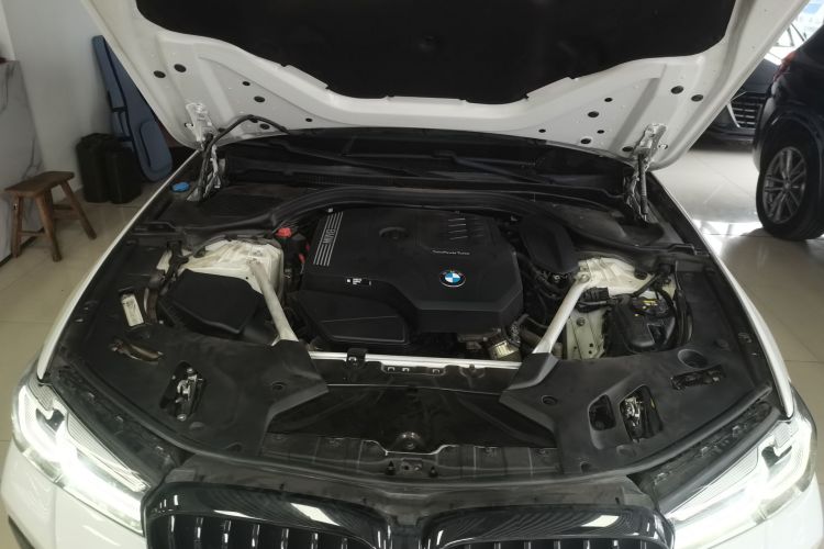 宝马5系 2022款 改款二 525Li M运动套装机舱底盘24