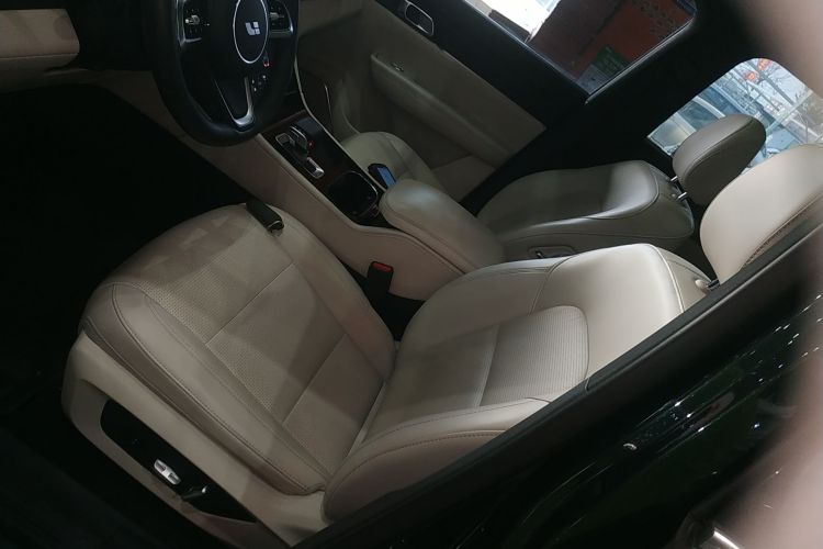 理想汽车 理想ONE 2021款 增程6座版中控内饰19