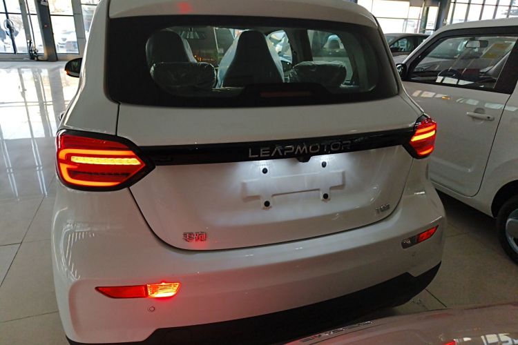 零跑汽车 零跑T03 2025款 310舒享版车身外观6