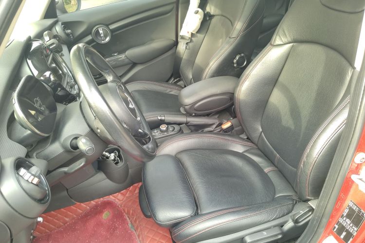 MINI 2016款 1.5T COOPER 五门版中控内饰19