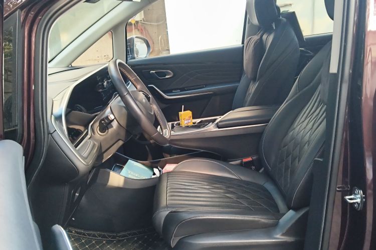 上汽大通MAXUS 大通G90 2022款 2.0T 星际七座版中控内饰19