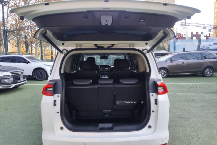 广汽传祺 传祺M6 2023款 PRO 270T DCT尊贵版机舱底盘23