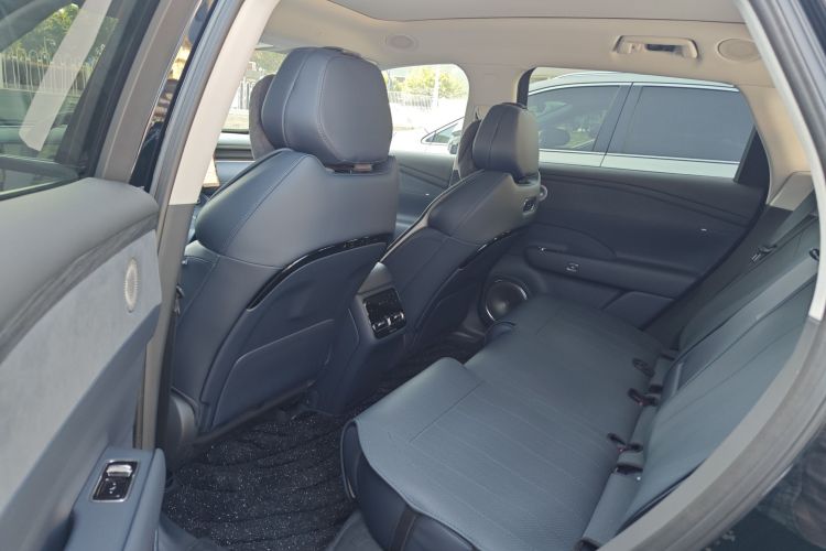 岚图汽车 岚图FREE 2025款 FREE+ 后驱乾崑版中控内饰7004