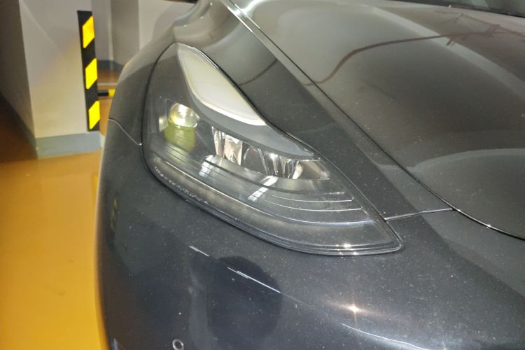 特斯拉 Model Y 2022款 改款 后轮驱动版车身外观8