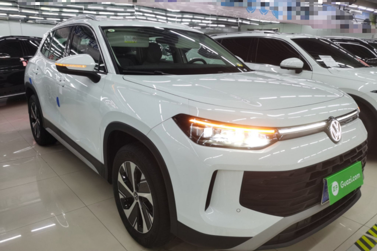 大众 2025款 探岳L 330TSI 两驱精英车身外观3