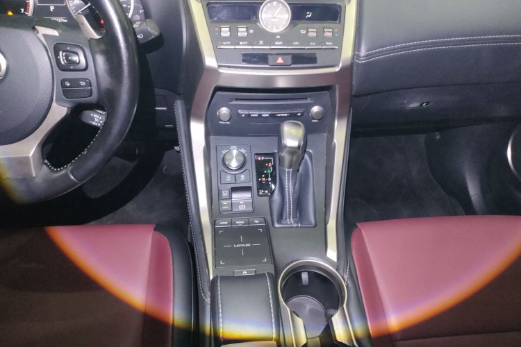 雷克萨斯NX 2020款 200 前驱 锋行版 国VI中控内饰18