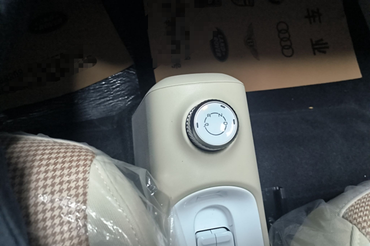 五菱汽车 宏光MINIEV 2024款 第三代 215km 青春版局部细节18