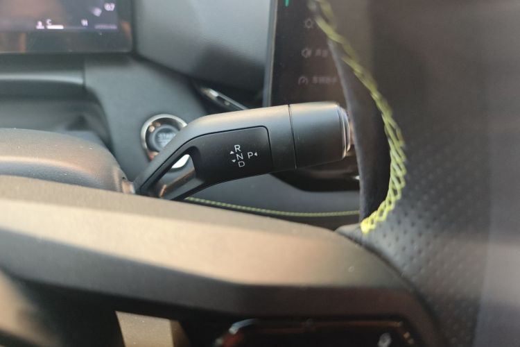 领克06 2025款 Renew 1.5T Halo中控内饰18