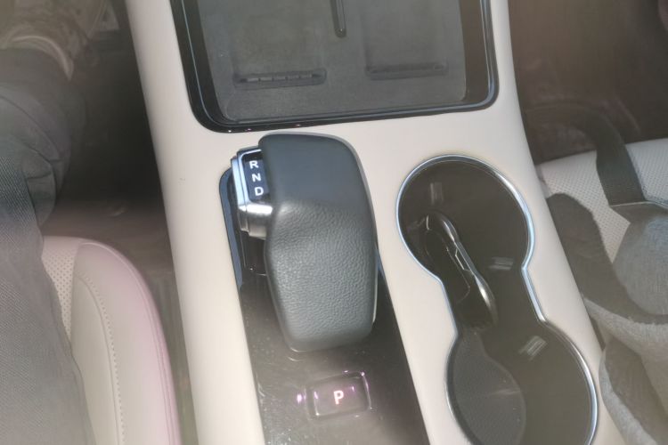 鸿蒙智行 问界M5 2022款 纯电后驱标准版中控内饰18