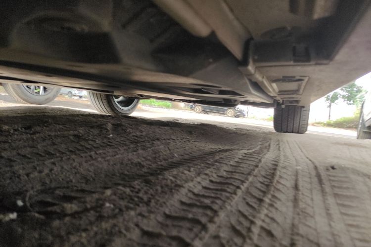 丰田 雷凌 2021款 双擎 1.8H E-CVT运动版局部细节9004