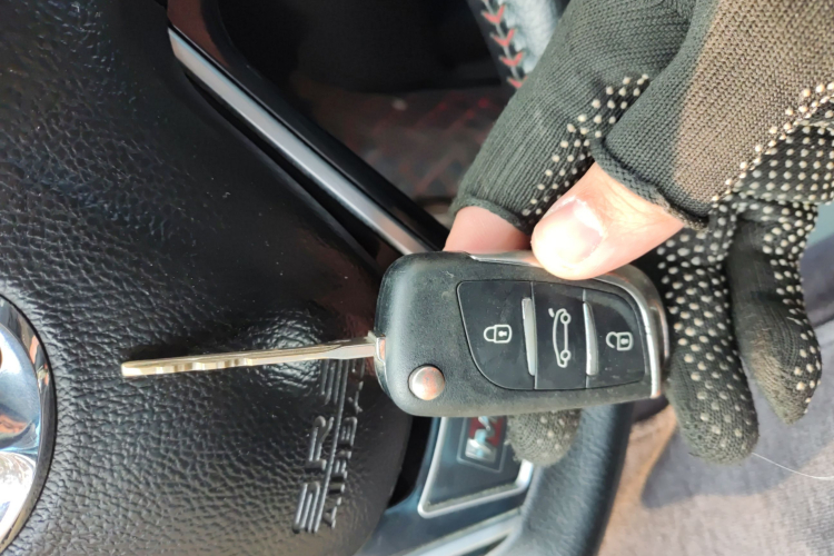 长城M4 2014款 1.5L 手动豪华型中控内饰11