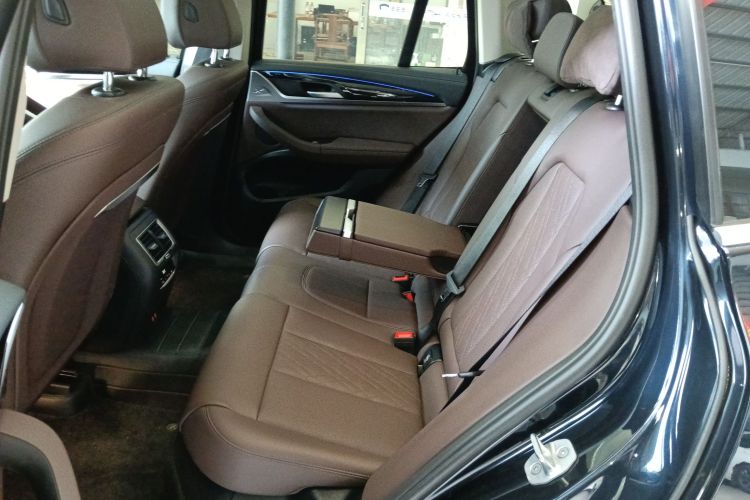 宝马X3 2022款 改款 xDrive25i M运动套装中控内饰21