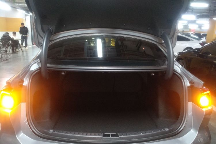 福特 蒙迪欧 2025款 2.0T EcoBoost 豪华型机舱底盘23