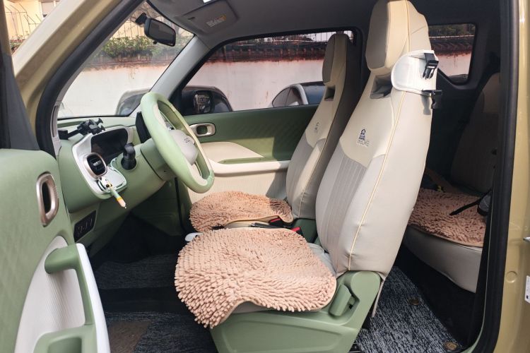 吉利银河 2025款 210km 熊猫骑士中控内饰19