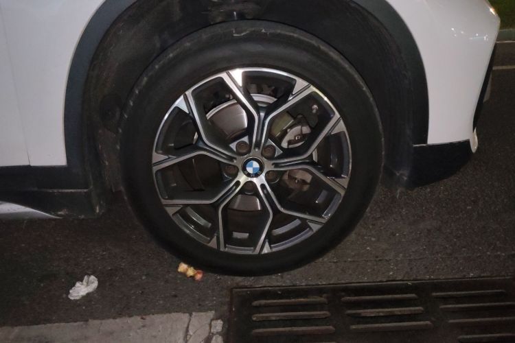 宝马X1 2020款 sDrive20Li 尊享型车身外观6007