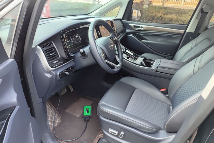 广汽传祺 传祺M8 2023款 领秀系列 390T 豪华版中控内饰7003