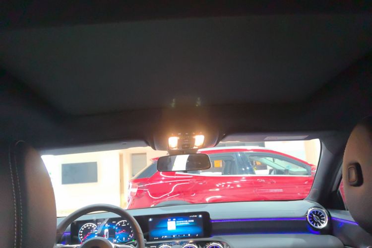 奔驰A级 2022款 改款二 A 200 L 运动轿车时尚型中控内饰22