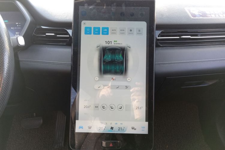 小鹏G3 2020款 400 尊享版中控内饰16