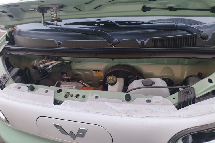 五菱汽车 宏光MINIEV 2024款 第三代 215km 青春版机舱底盘24