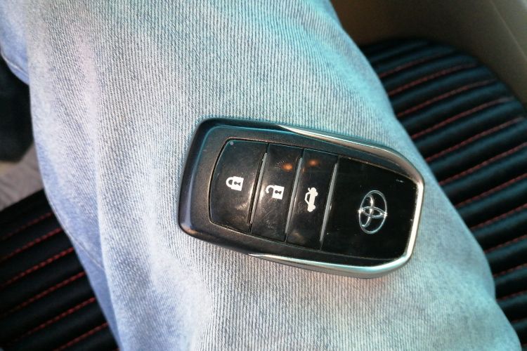 丰田 汉兰达 2012款 2.7L 两驱5座精英版中控内饰11