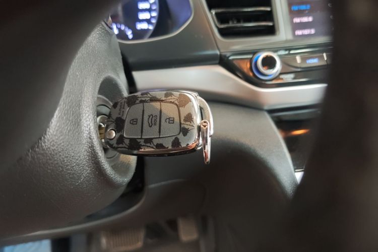 现代 领动 2019款 1.5L CVT智炫·精英型中控内饰7001