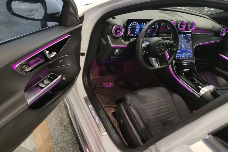 奔驰C级 2023款 C 260 L 运动版中控内饰7003