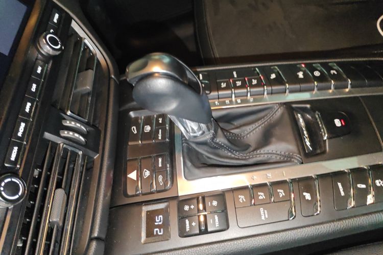 保时捷 2018款 Macan 2.0T中控内饰18