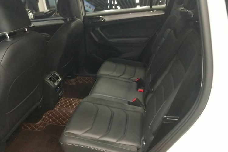 大众 途观L 2020款 330TSI 自动两驱全景舒适版 国VI中控内饰21