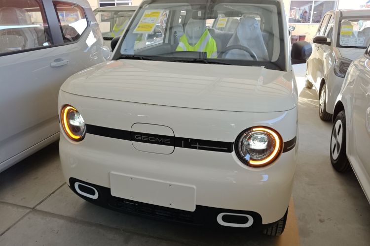 吉利银河 熊猫 2025款 210km 元气熊车身外观2