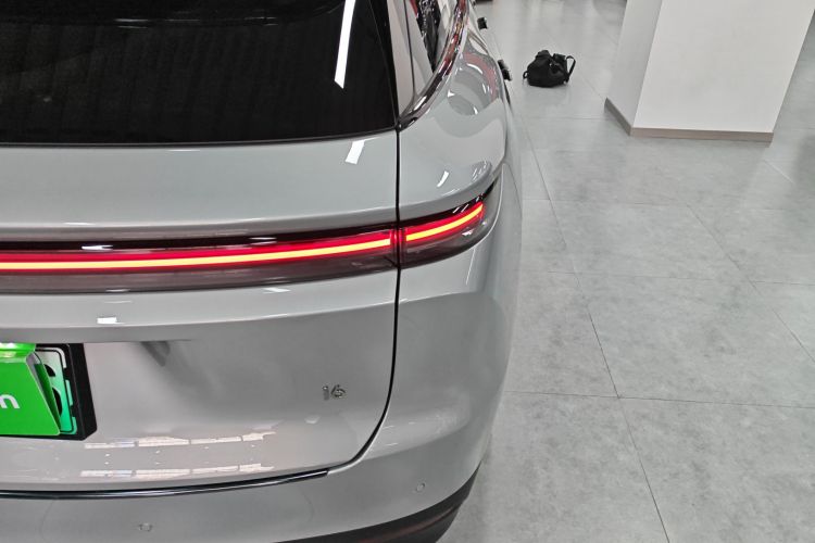 理想汽车 理想i6 2025款 两驱标准型车身外观9